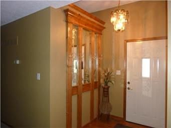 3rd image of 3209 S Hanthorn Ave