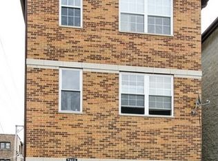 7915 S Phillips Ave, Chicago, IL 60617