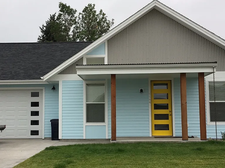 4444 Shadowglen Dr — Photo 1