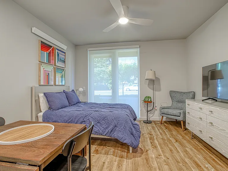 Wynne Watts Commons — Photo 15