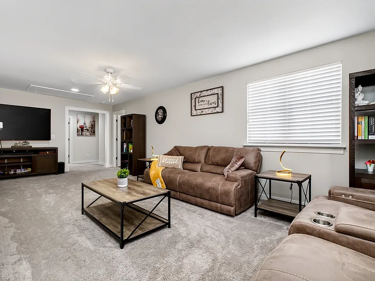 4040 Olivia Rd — Photo 37