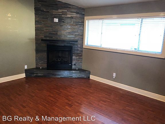 5th image of 124 Elmwood Dr