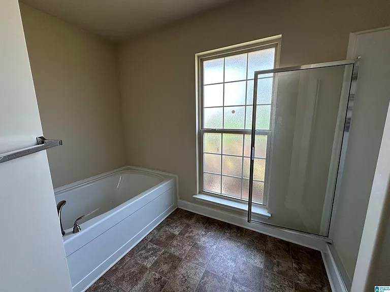 480 River Crest Dr N — Photo 9