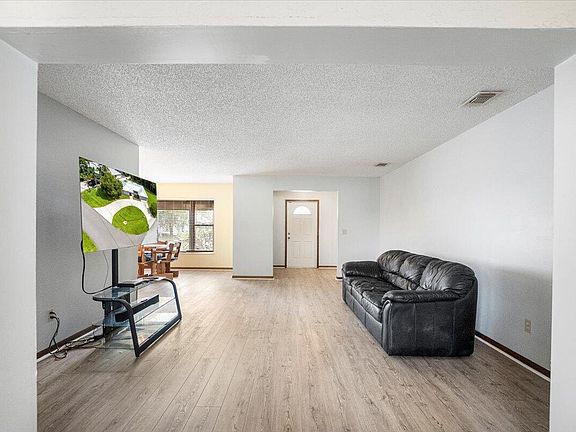 4th image of 1950 SE Crowberry Drive