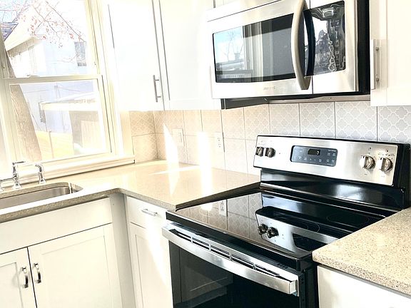 3rd image of 420 E 38th St APT 3