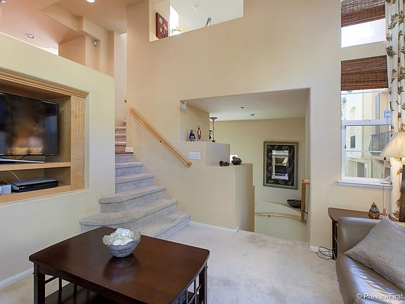 2nd image of 2812 Villas Way