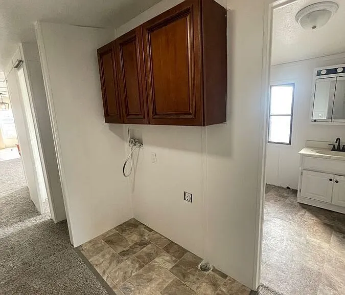 108 Court Dr — Photo 6