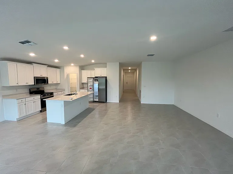 3924 NE 17th Ave — Photo 17
