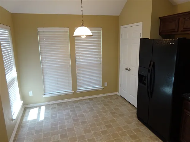741 Fairview Ave — Photo 4