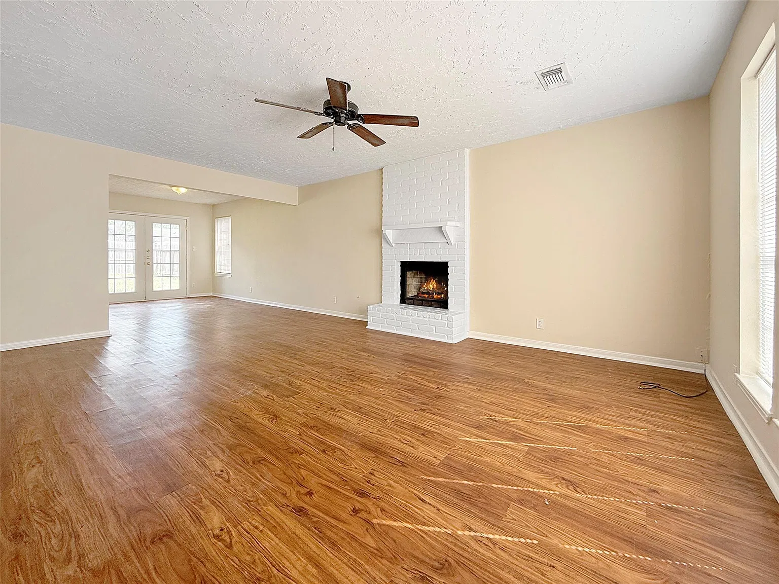 4 bed, 2.5 bath, 1816 sqft, $1,900 — Photo 4