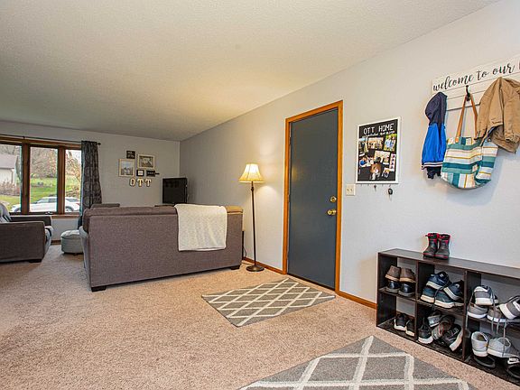 3rd image of 1530 W Golf Dr