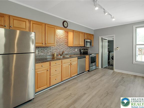 4th image of 243 State St