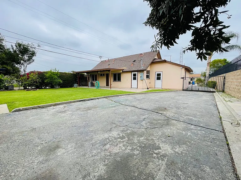 17246 E Laxford Rd — Photo 18