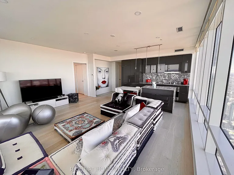 1 Bloor St E #7401 — Photo 1