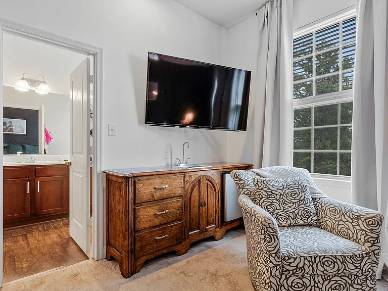703 Skippers Ln — Photo 20