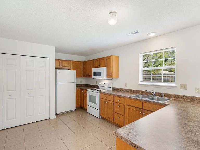 4302-4304 Cheryl Ct. — Photo 13