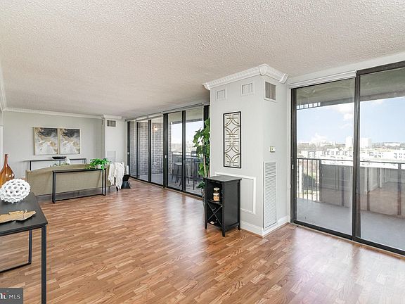 4th image of 250 S Reynolds St APT 1207