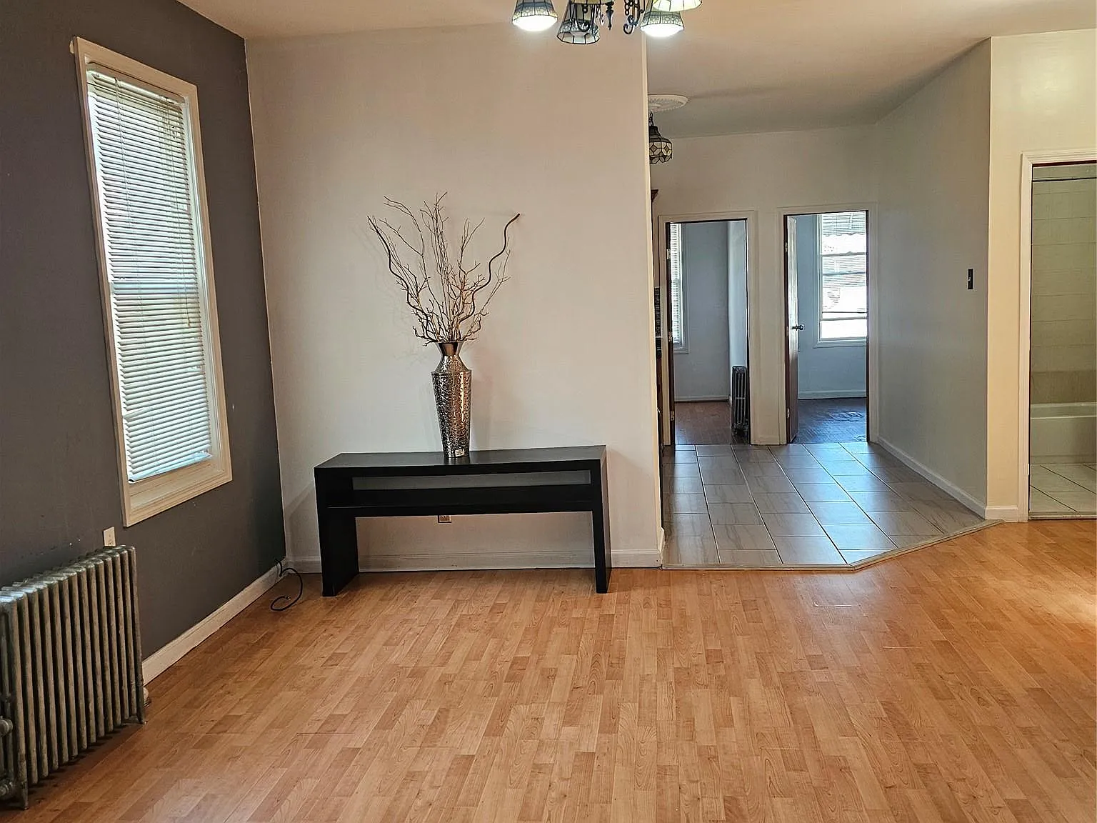 4 bed, 1.0 bath, 1500 sqft, $3,500 — Photo 2