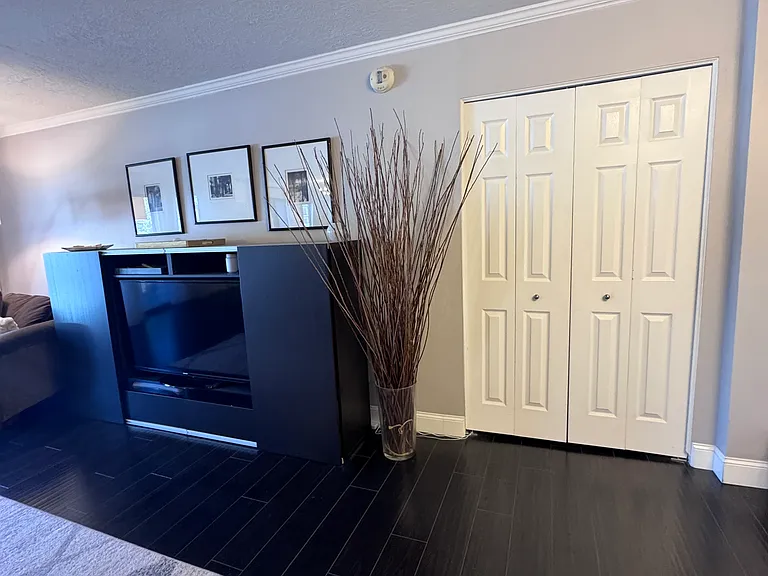 245 N Vine St #407 — Photo 39