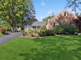 1122 60th Pl, Downers Grove, IL 60516