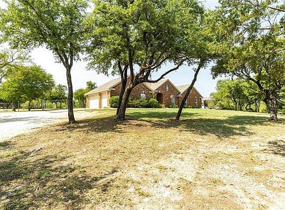 3rd image of 380 Miramar Cir