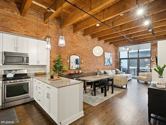 3rd image of 300 W Grand Ave APT 309