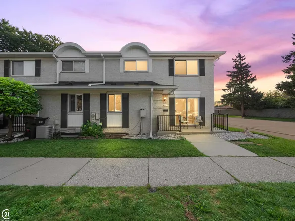 8577 Winchester Dr, Sterling Heights, MI 48313