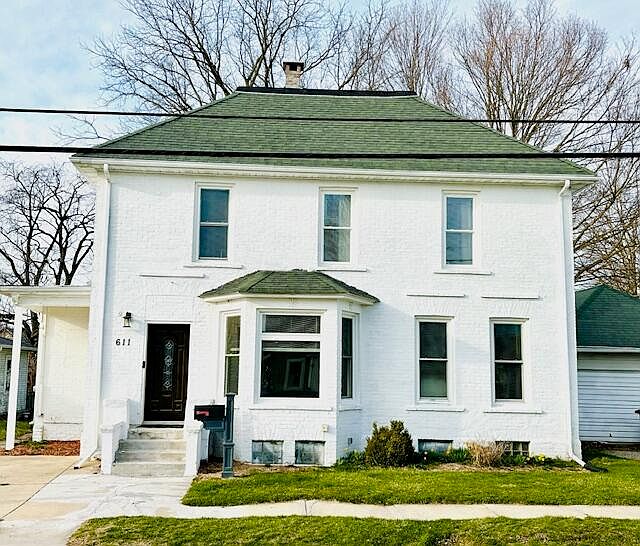 1st image of 611 Niles St