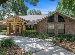 6407 S Queensway Dr, Temple Terrace, FL 33617