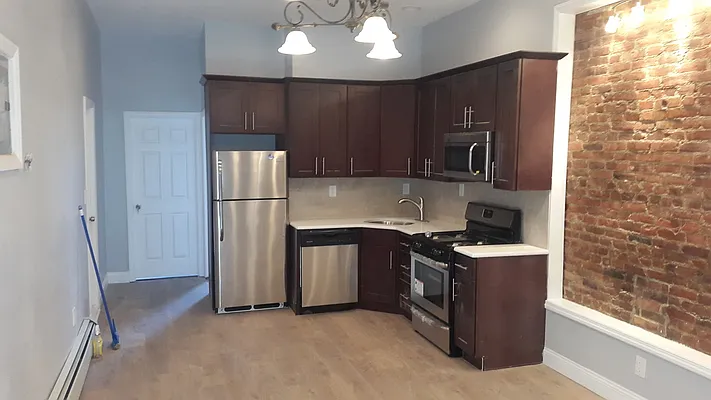 Rented by Elite NY Holdings | media 39