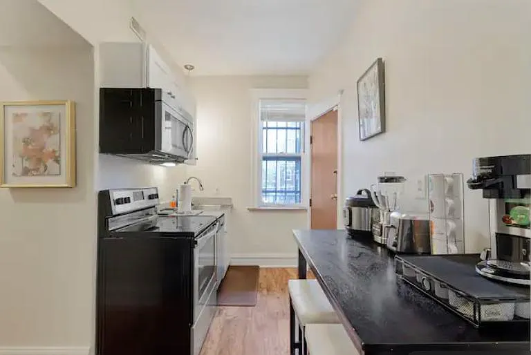 6136 Delmar Blvd #202 — Photo 6