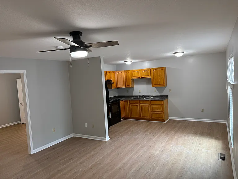 800 Lullwater Rd — Photo 30