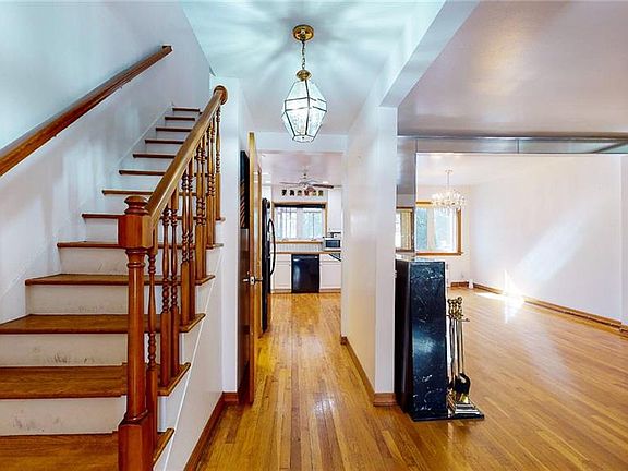 3rd image of 5716 Avenue O