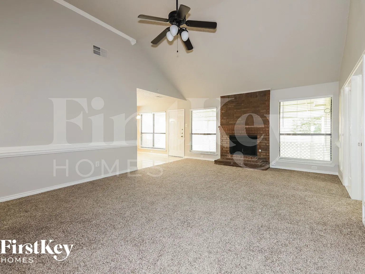 3 bed, 2.0 bath, 1800 sqft, $2,310 — Photo 3