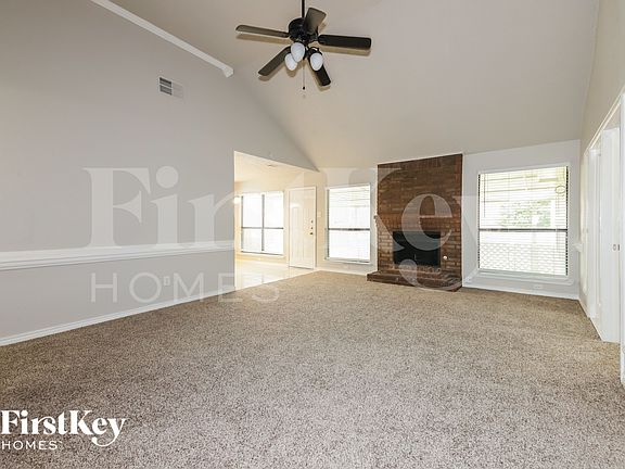 3rd image of 4118 Crystal Ln