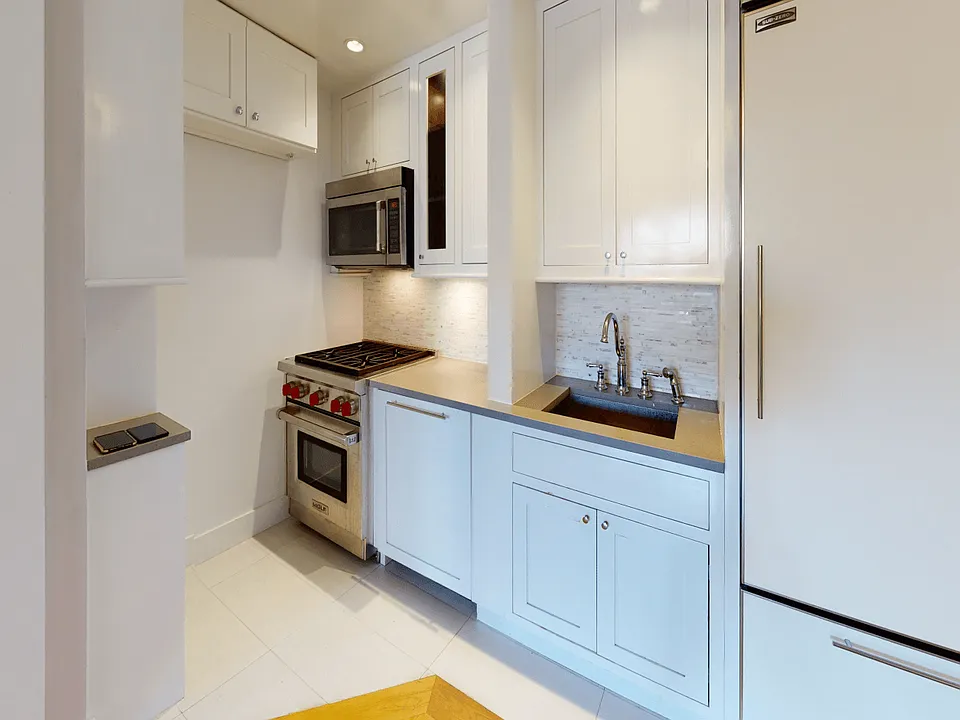 50 W 93rd St #506F