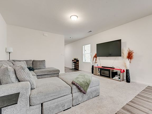 4th image of 6416 Bishop Dr