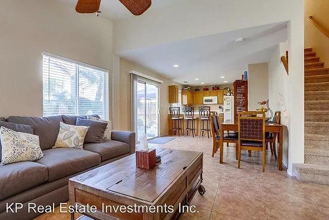 3 bed, 2.5 bath, 1532 sqft, $3,750 — Photo 3