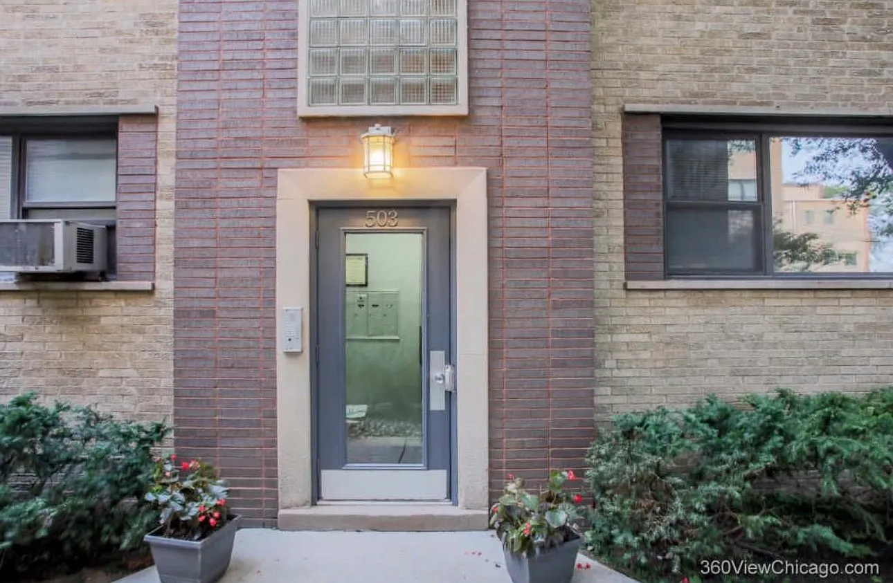 2 bed, 850 sqft, $2,250 — Photo 1