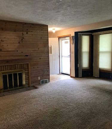 4th image of 5520 East Dr