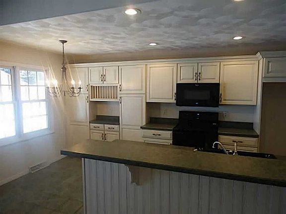 4th image of 418 Meadowood Dr