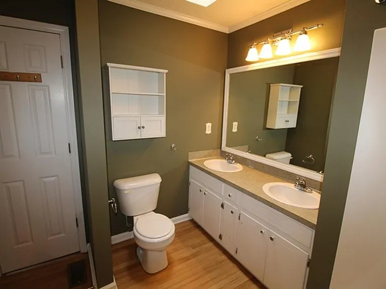 2345 Vineyard Dr #E-4 — Photo 16