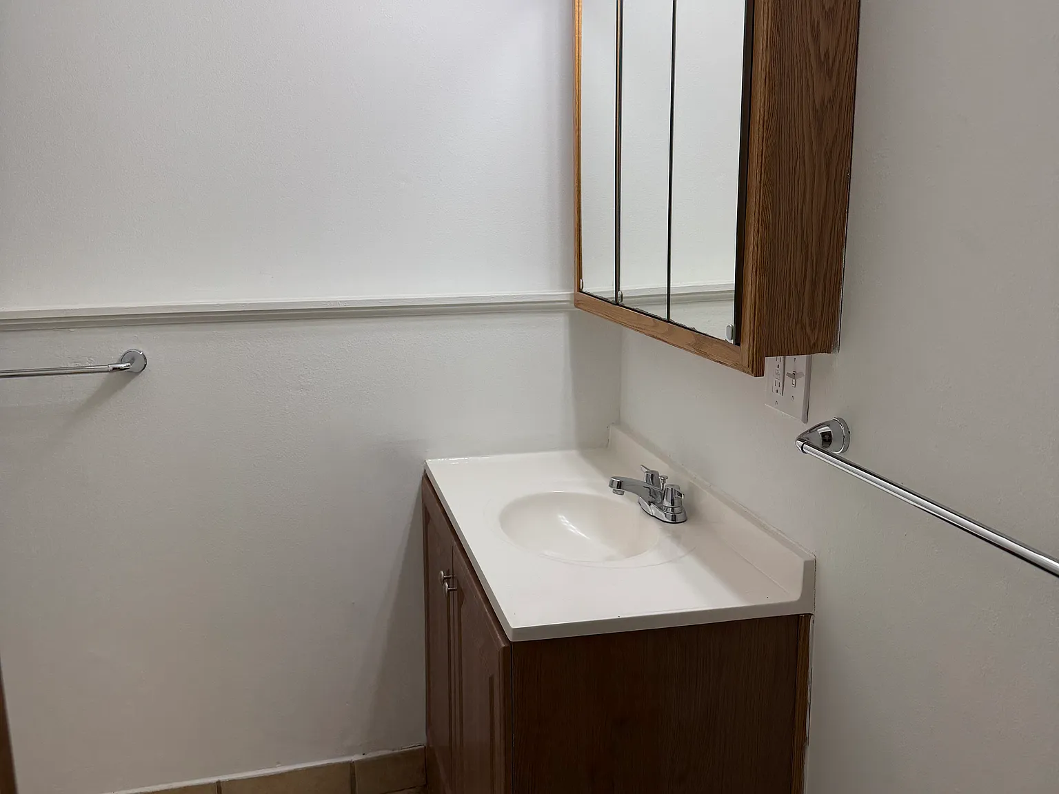 1 bed, $880 — Photo 4