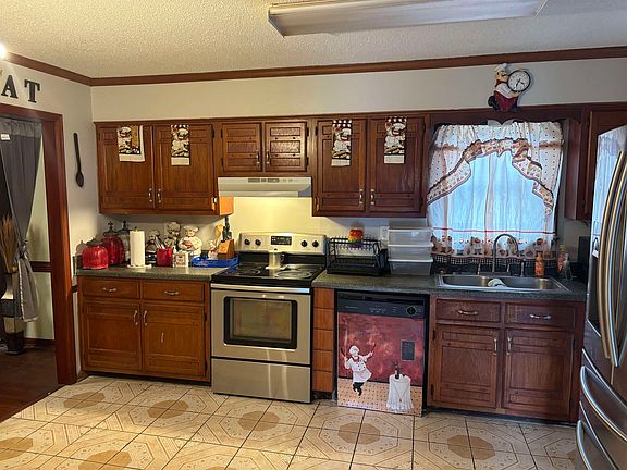 4th image of 5136 Barkshire Dr