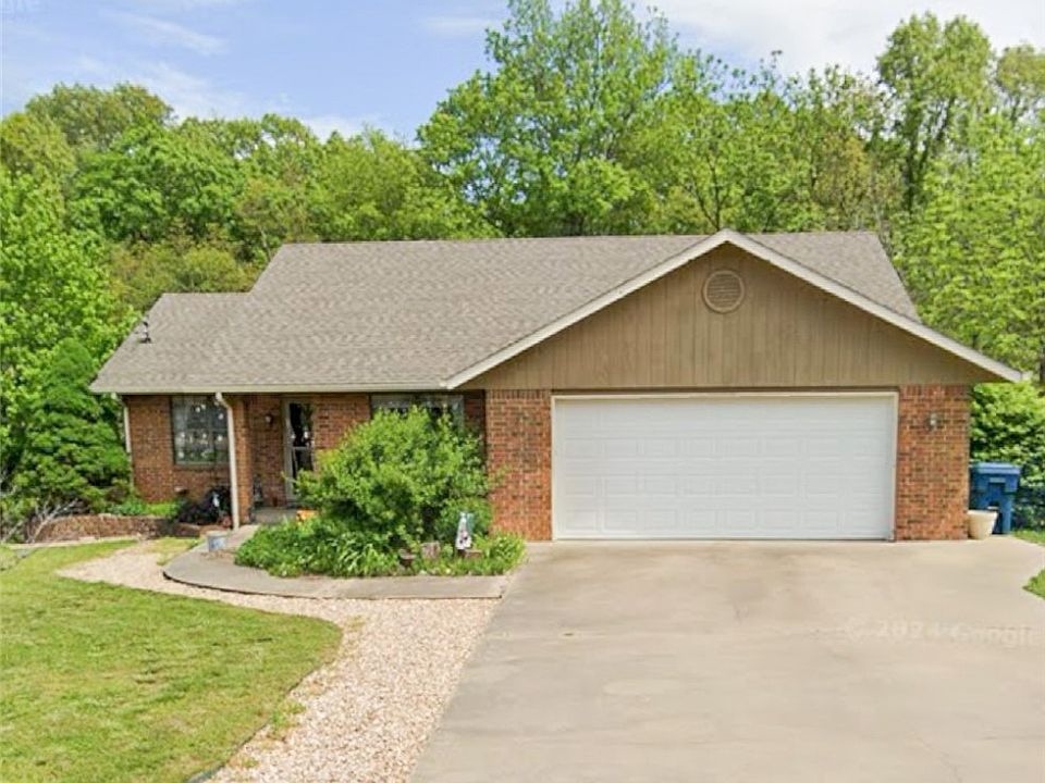 1st image of 14 Hebrides Ln