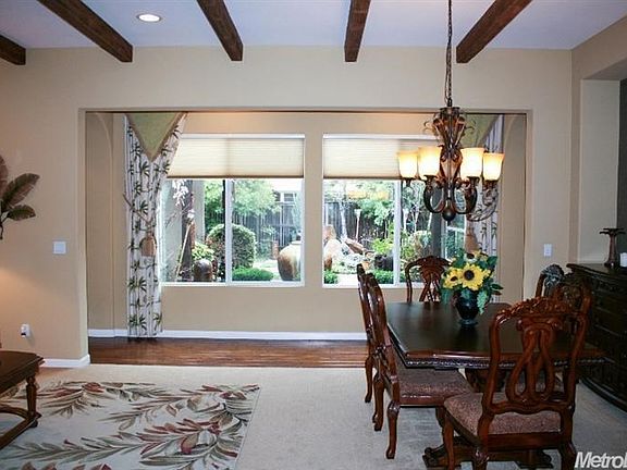 4th image of 1645 Parkway Dr