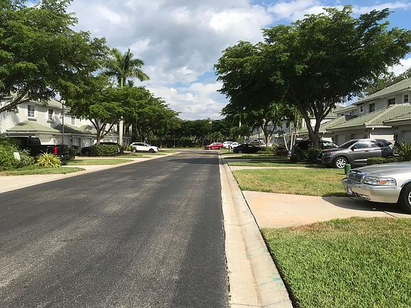 4th image of 10070 Pacific Pines Ave