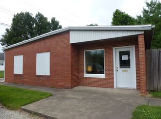 111 N Elm St, Clinton, IL 61727