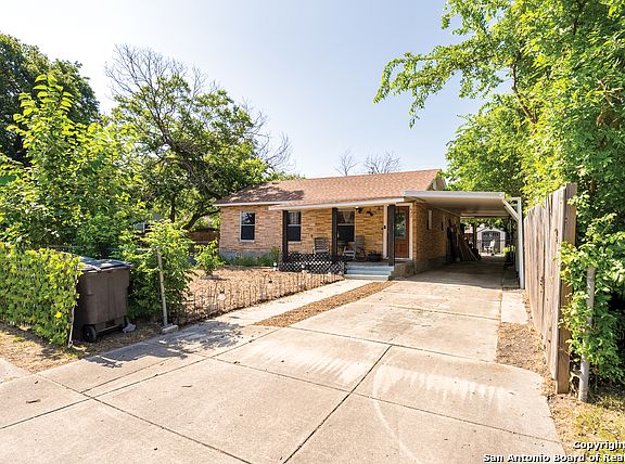 3rd image of 622 Lovera Blvd