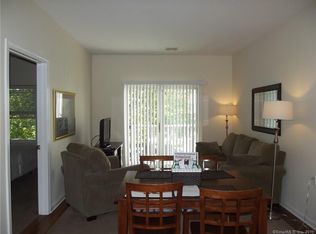 100 Danbury Rd APT 2F, Ridgefield, CT 06877